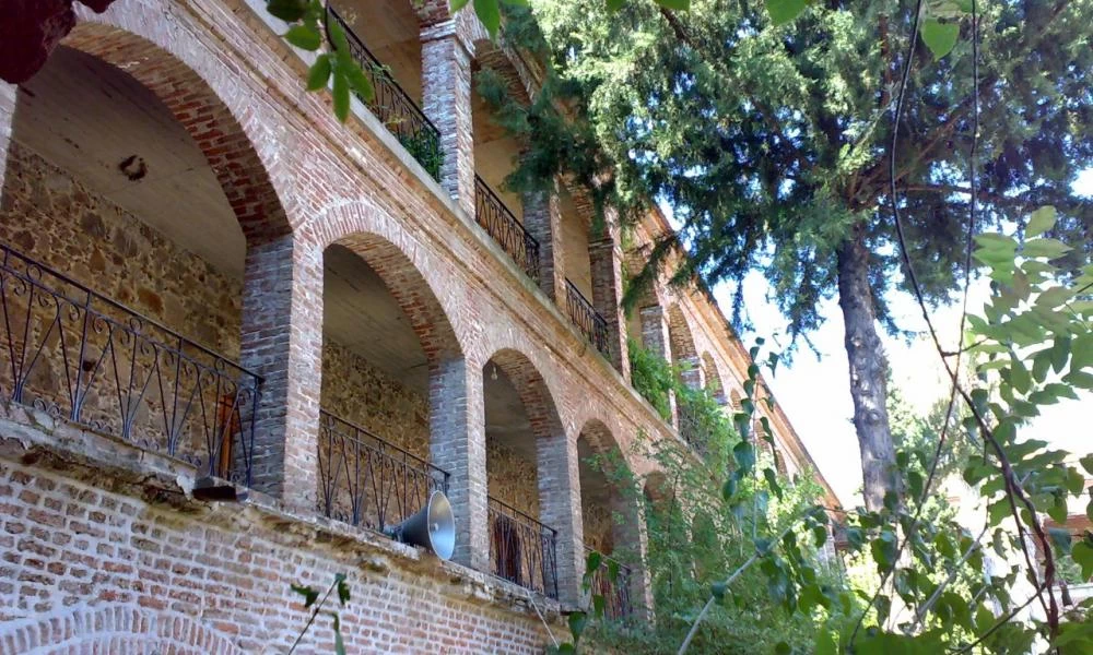 Άρπαξαν 500 ευρώ από παγκάρι σε Μονή της Λέσβου